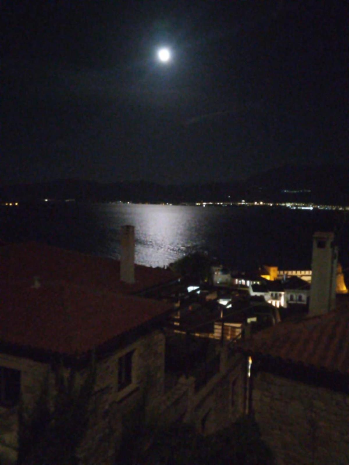 Stone Clock'S House Apartment Nafpaktos Exterior foto